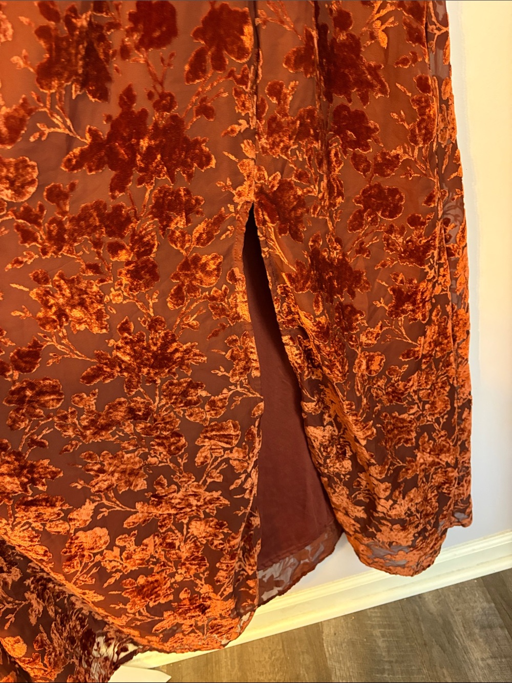 Baltic Born Uma Velvet Maxi Dress in Copper Floral size L - Picture 5 of 16